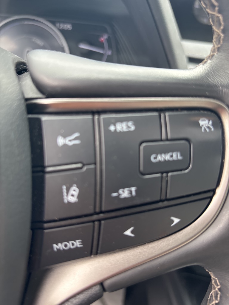 2020 Lexus UX 250h Premium photo 26