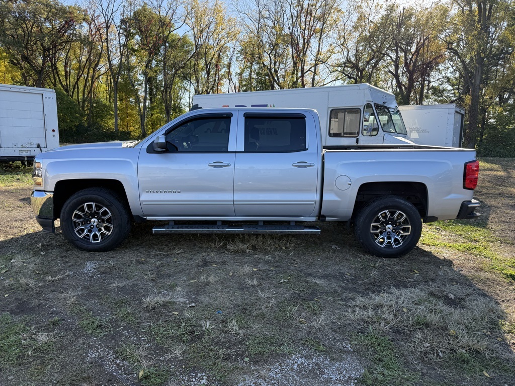 2018 Chevrolet Silverado 1500 LT photo 4