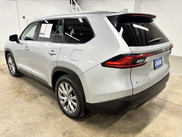 2024 Toyota Highlander Hybrid Limited photo 4