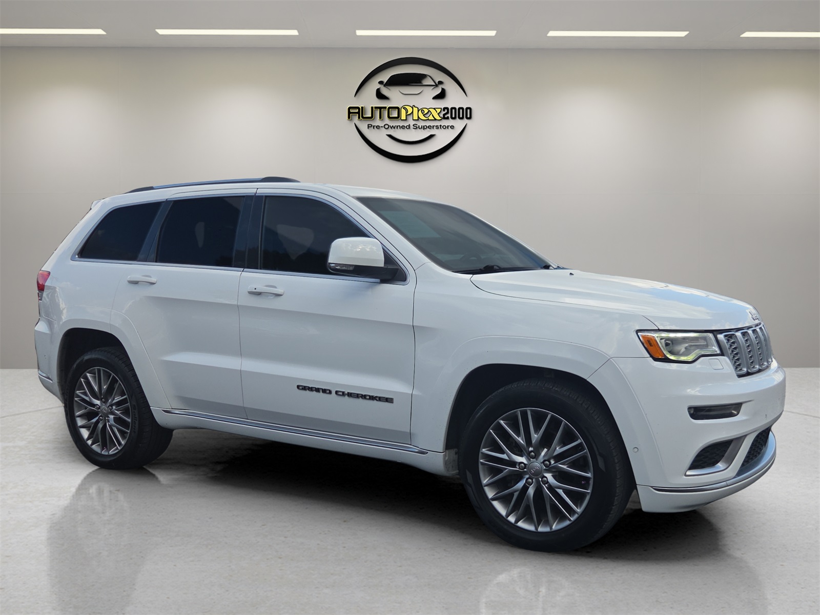 2017 Jeep Grand Cherokee Summit's photo