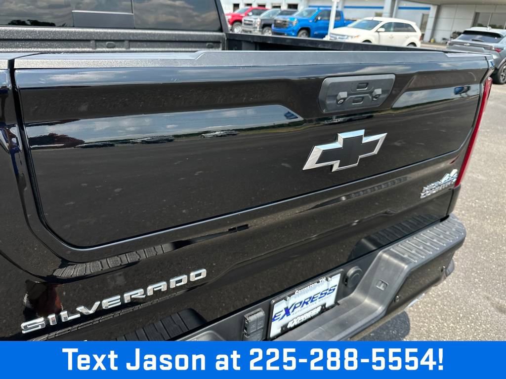 2023 Chevrolet Silverado 1500 High Country photo 32