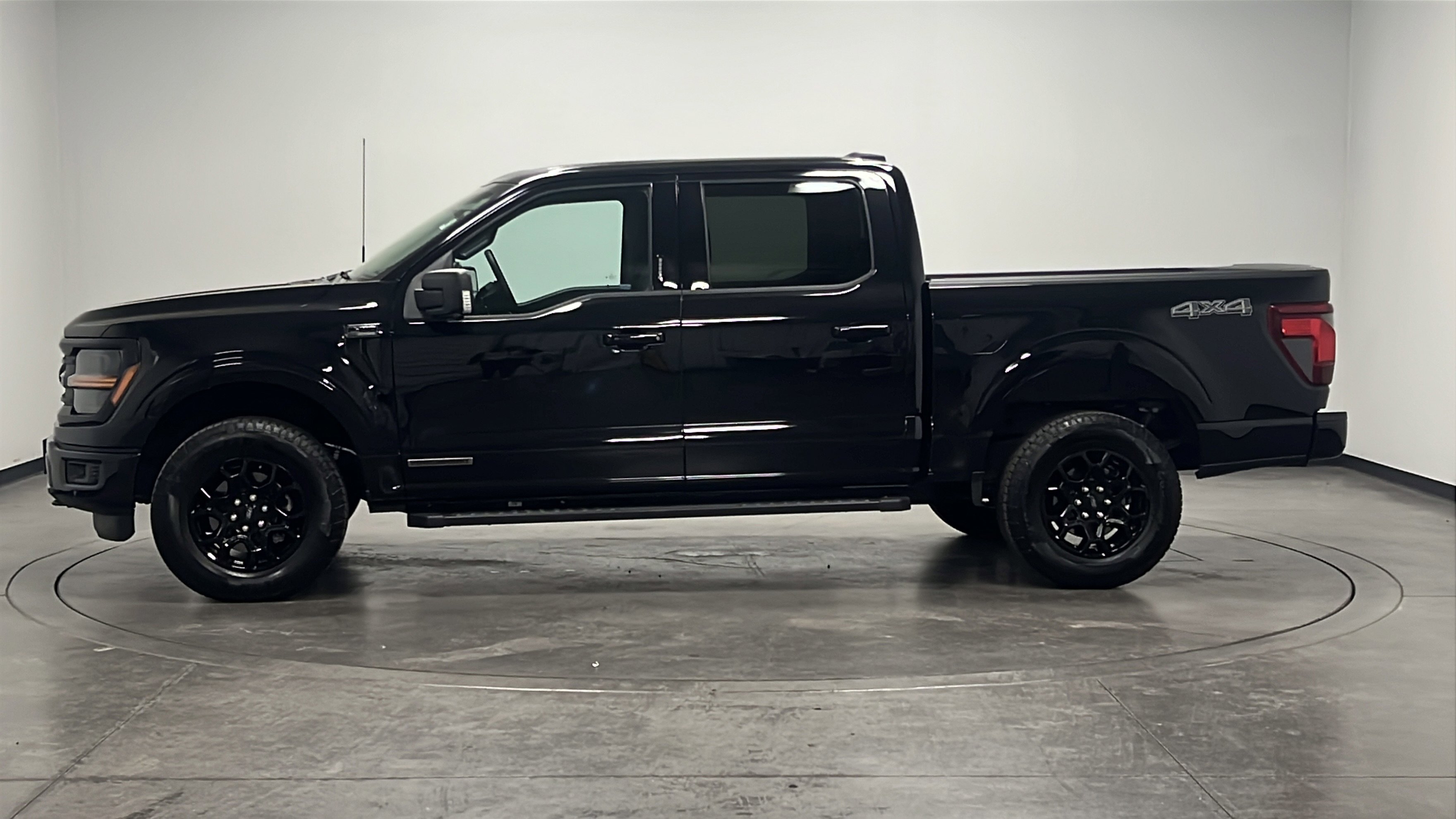2024 Ford F-150 XLT photo 4