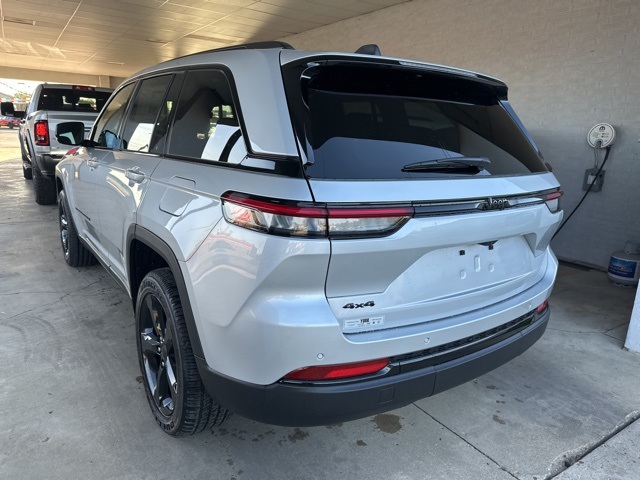 2025 Jeep Grand Cherokee Altitude X photo 2