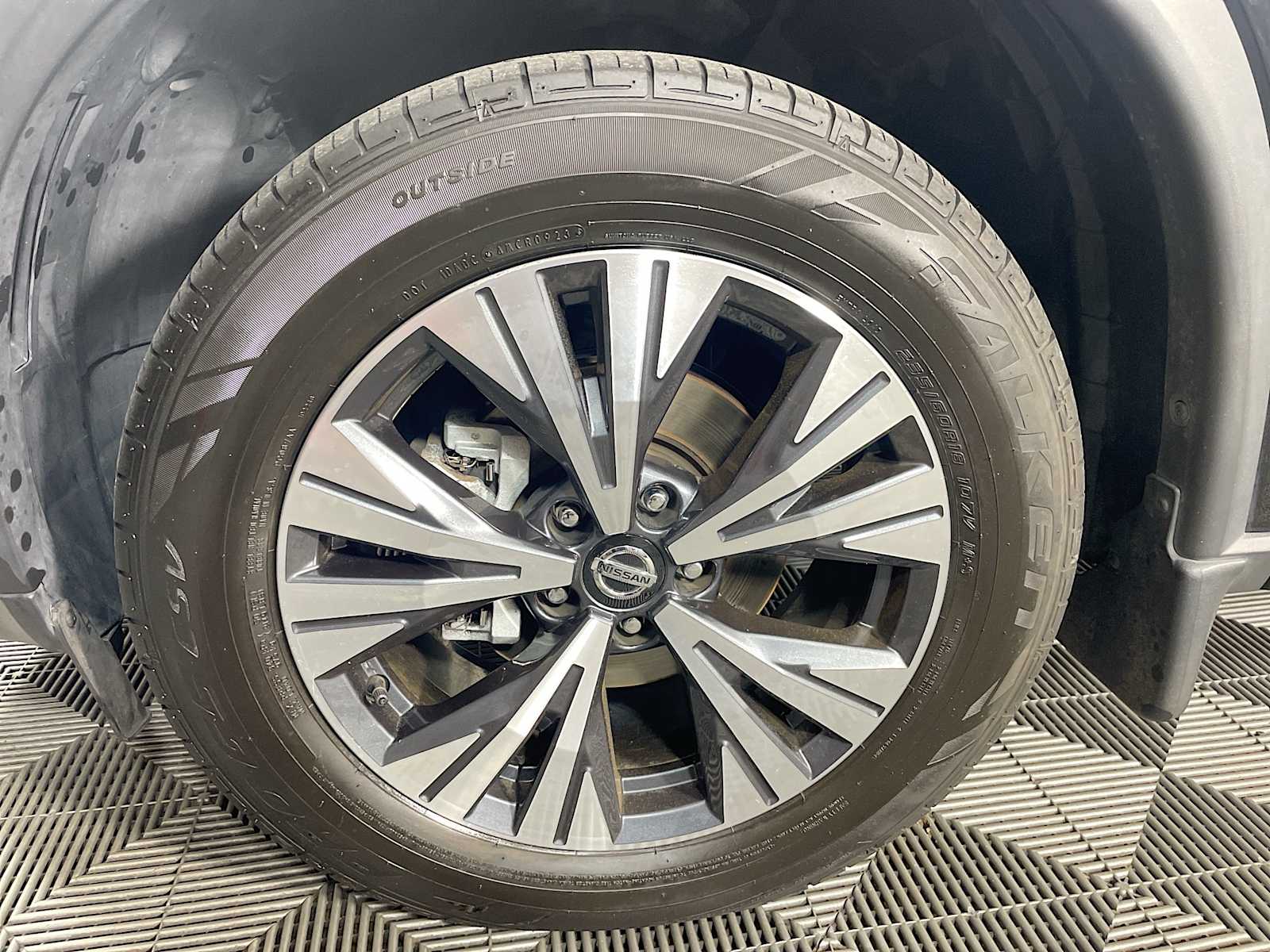 2021 Nissan Rogue SV photo 28