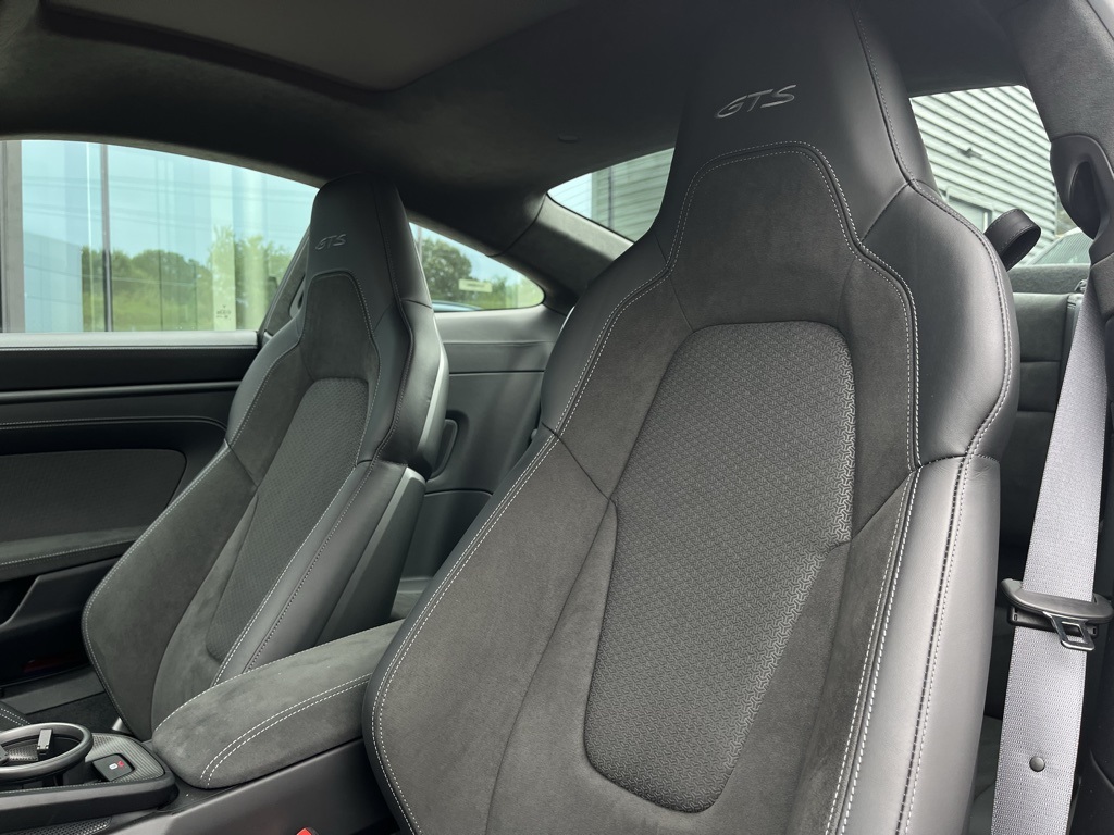 2025 Porsche 911 GTS photo 5