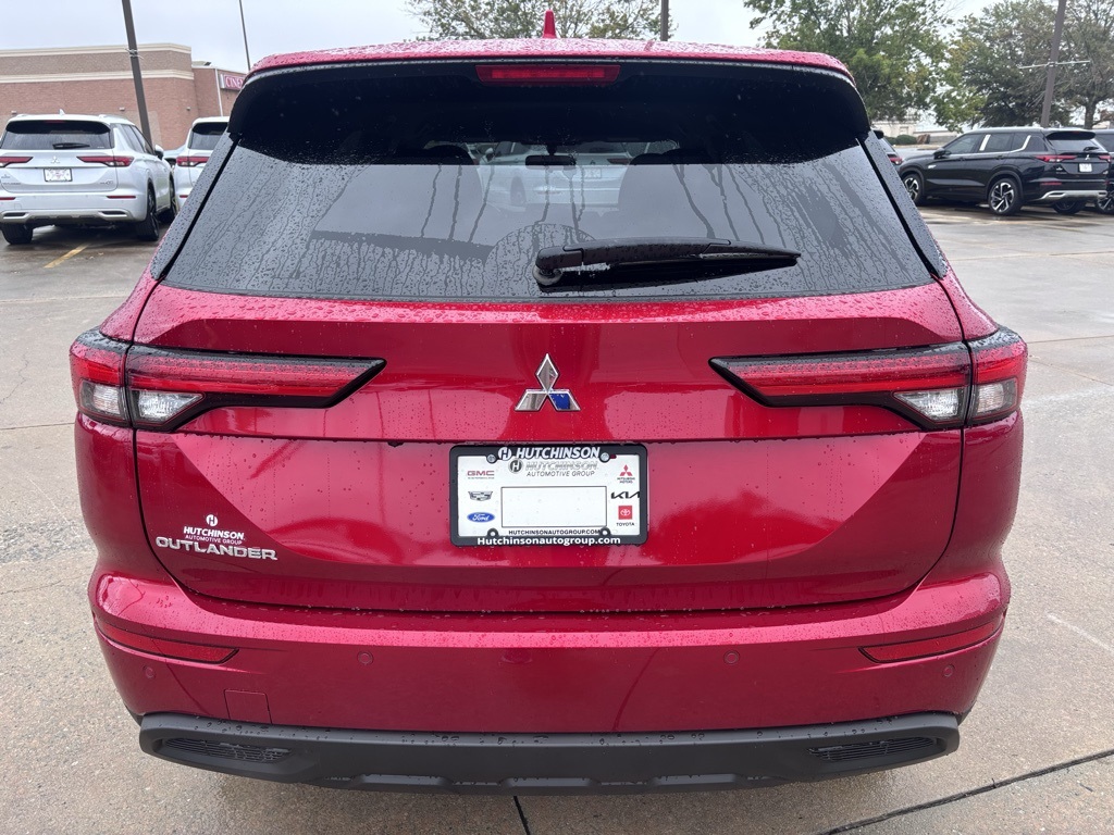 2024 Mitsubishi Outlander ES photo 5