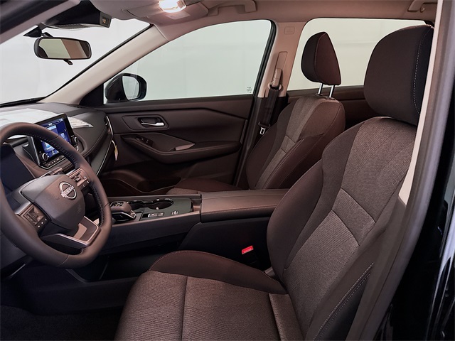 2026 Nissan Rogue SV photo 4