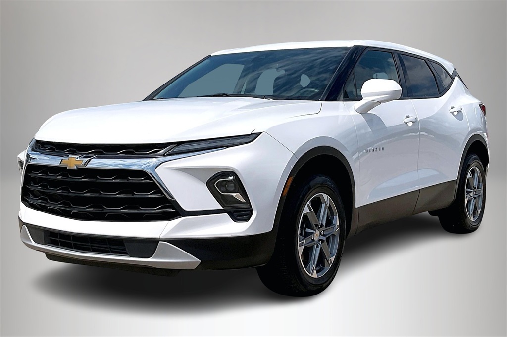 2023 Chevrolet Blazer 2LT photo 2