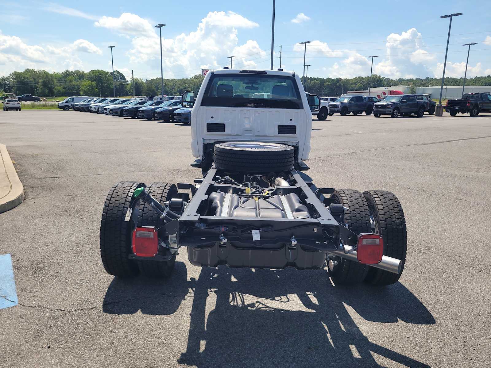 2025 Ford F-550 XL photo 4