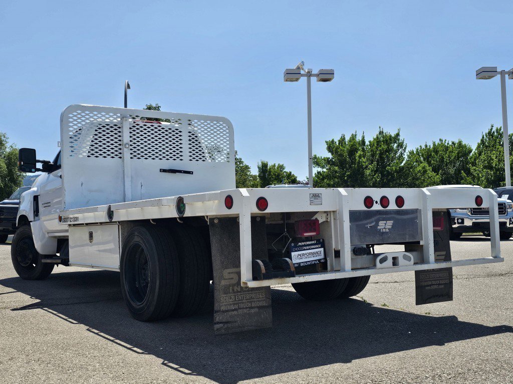 2023 Chevrolet Silverado 5500HD Work Truck photo 3