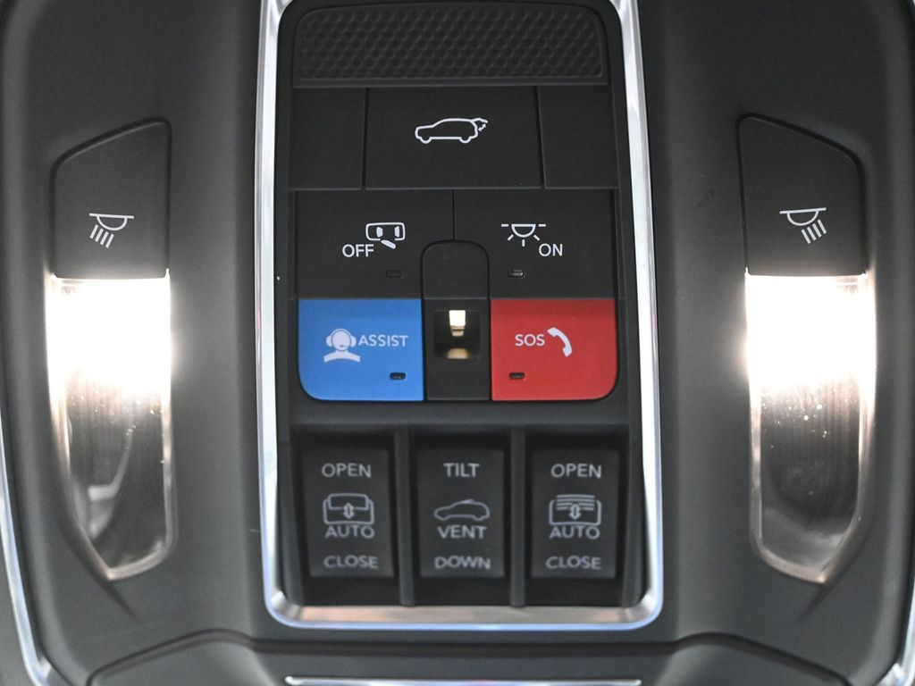 2022 Jeep Grand Cherokee Limited photo 17