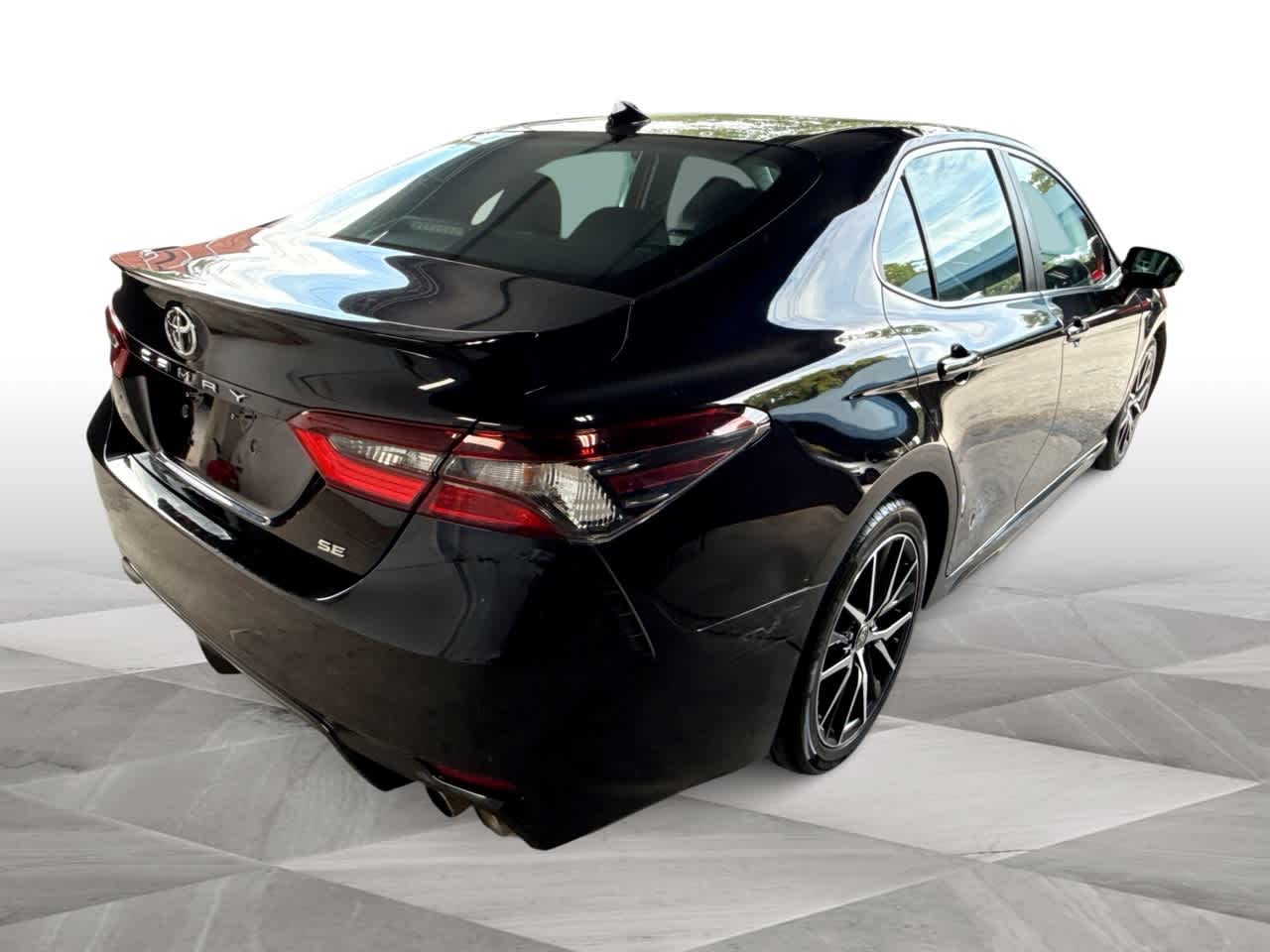 2021 Toyota Camry SE photo 7
