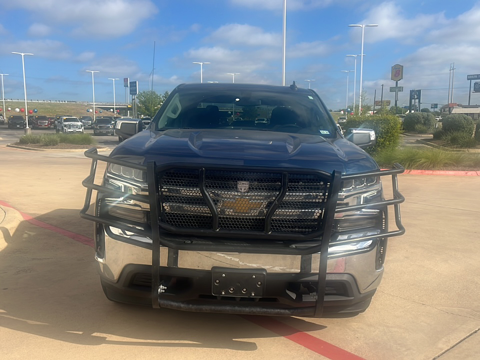 2021 Chevrolet Silverado 1500 LT photo 2