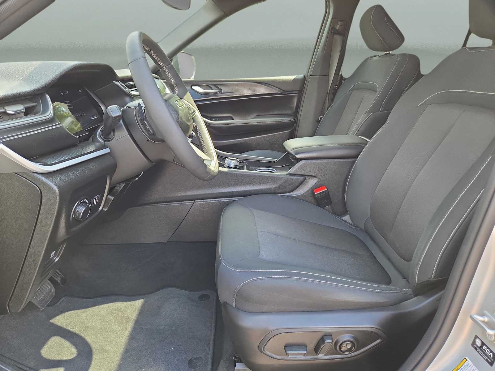 2024 Jeep Grand Cherokee Laredo X photo 20