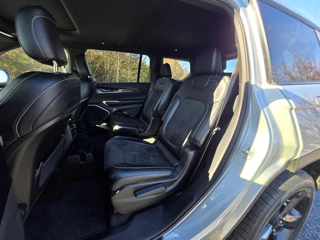 2021 Jeep Grand Cherokee Altitude photo 4