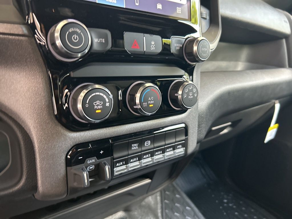 2025 Ram 4500 Tradesman photo 37
