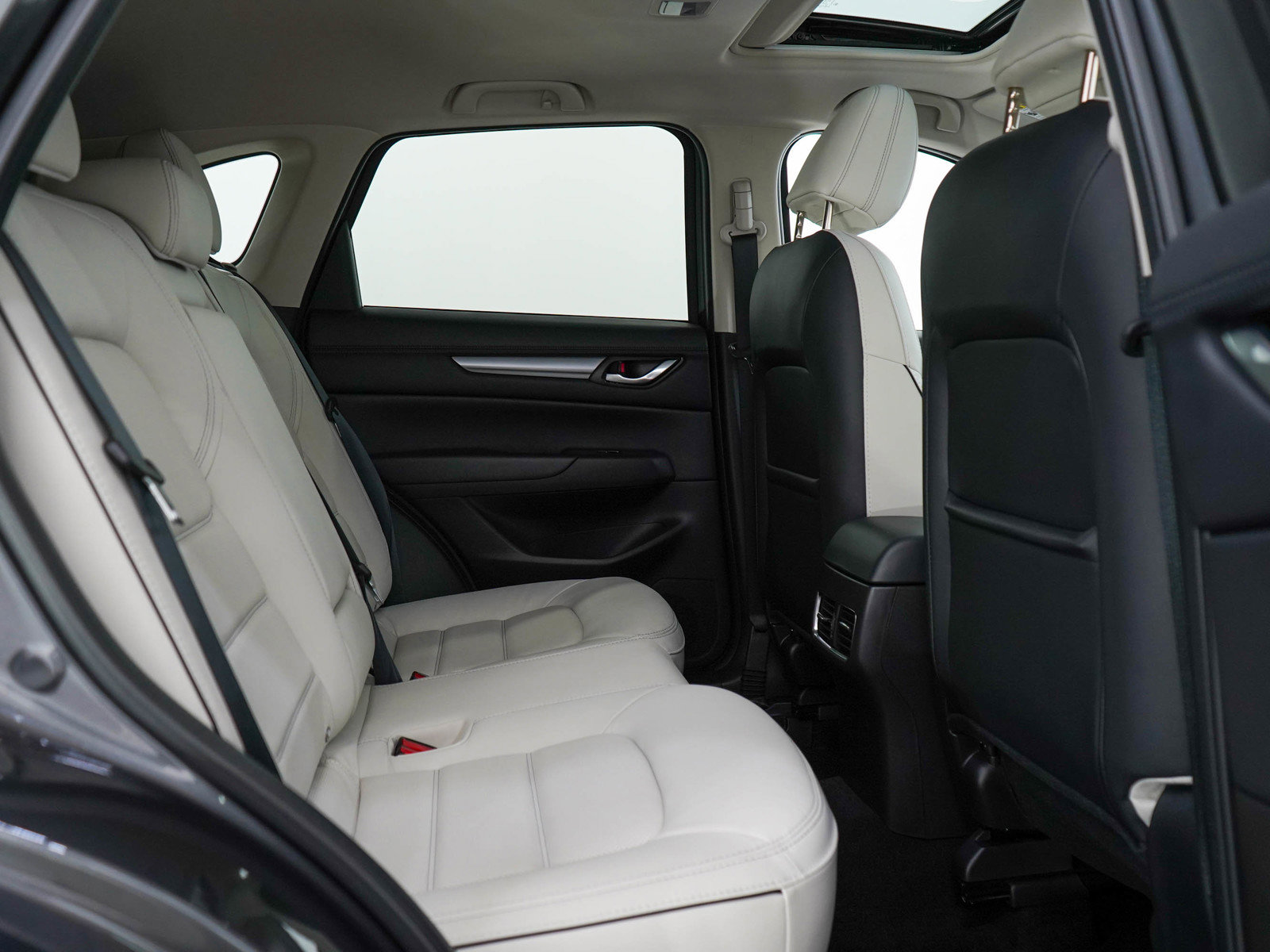 2025 Mazda CX-5 2.5 S Preferred photo 11