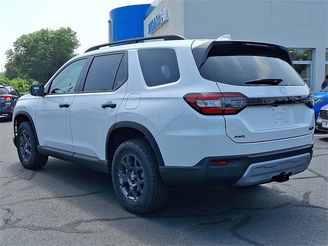 2025 Honda Pilot TrailSport photo 4