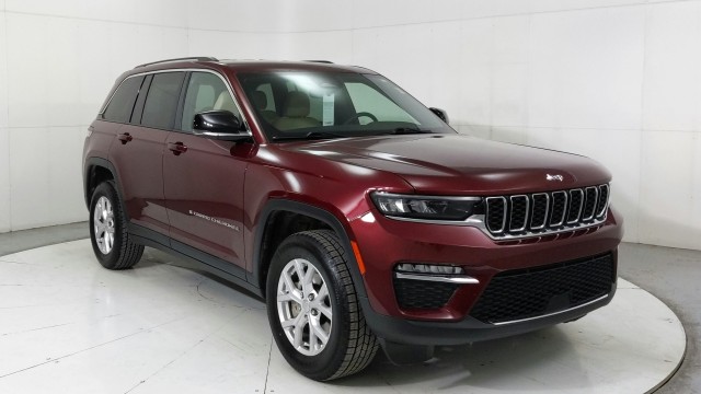 Used 2023 RED Jeep Limited image 7