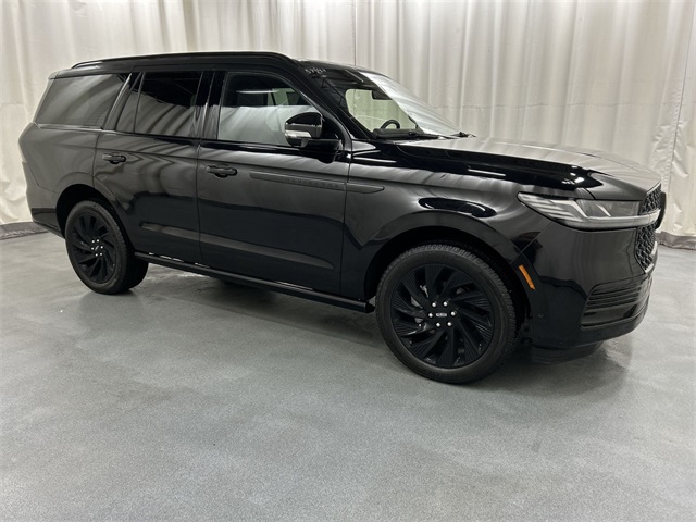 2025 Lincoln Navigator Reserve's photo