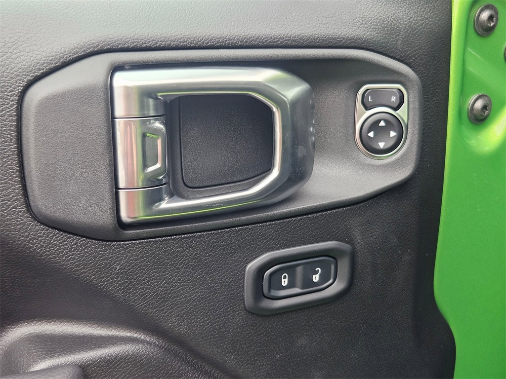 2025 Jeep Wrangler Rubicon photo 11