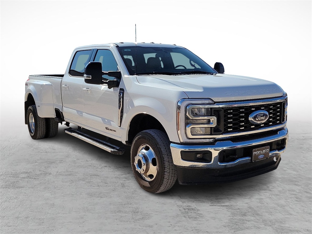 2024 Ford F-350 Super Duty Lariat's photo