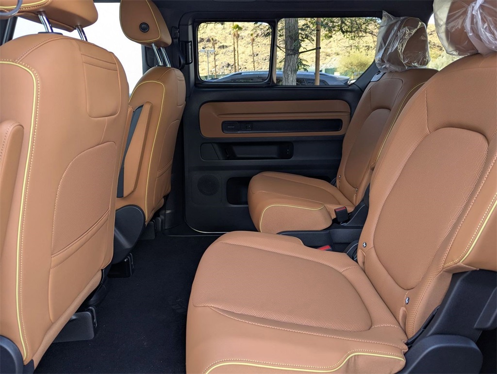 2025 Volkswagen ID. Buzz Pro Plus photo 18
