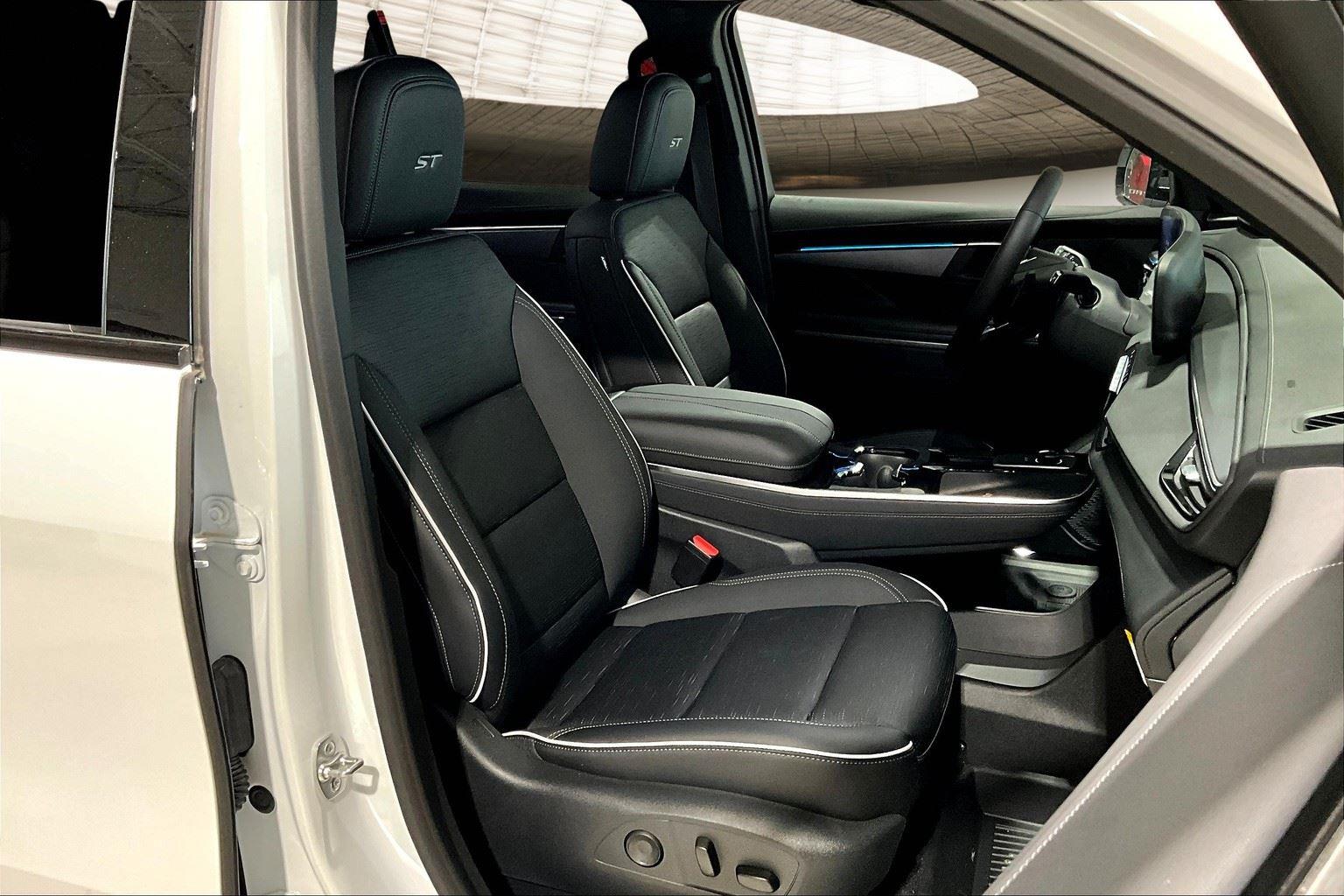 2025 Buick Enclave Sport Touring photo 10