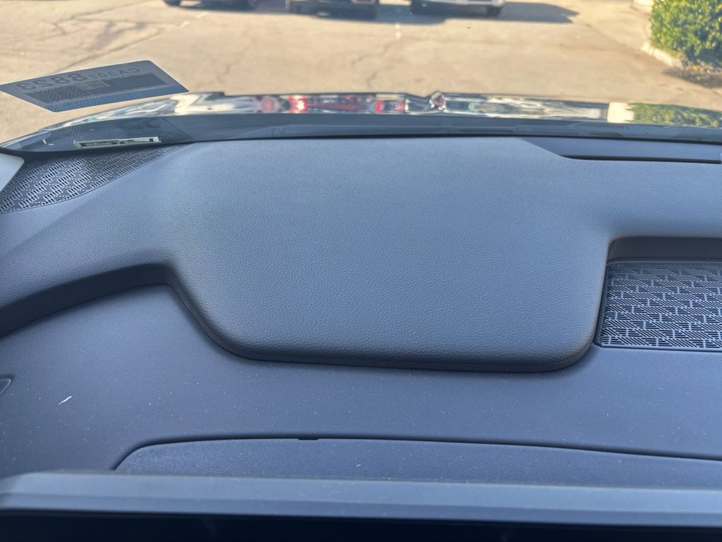 2025 Kia Carnival EX photo 22