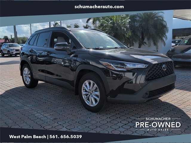 2023 Toyota Corolla Cross LE's photo