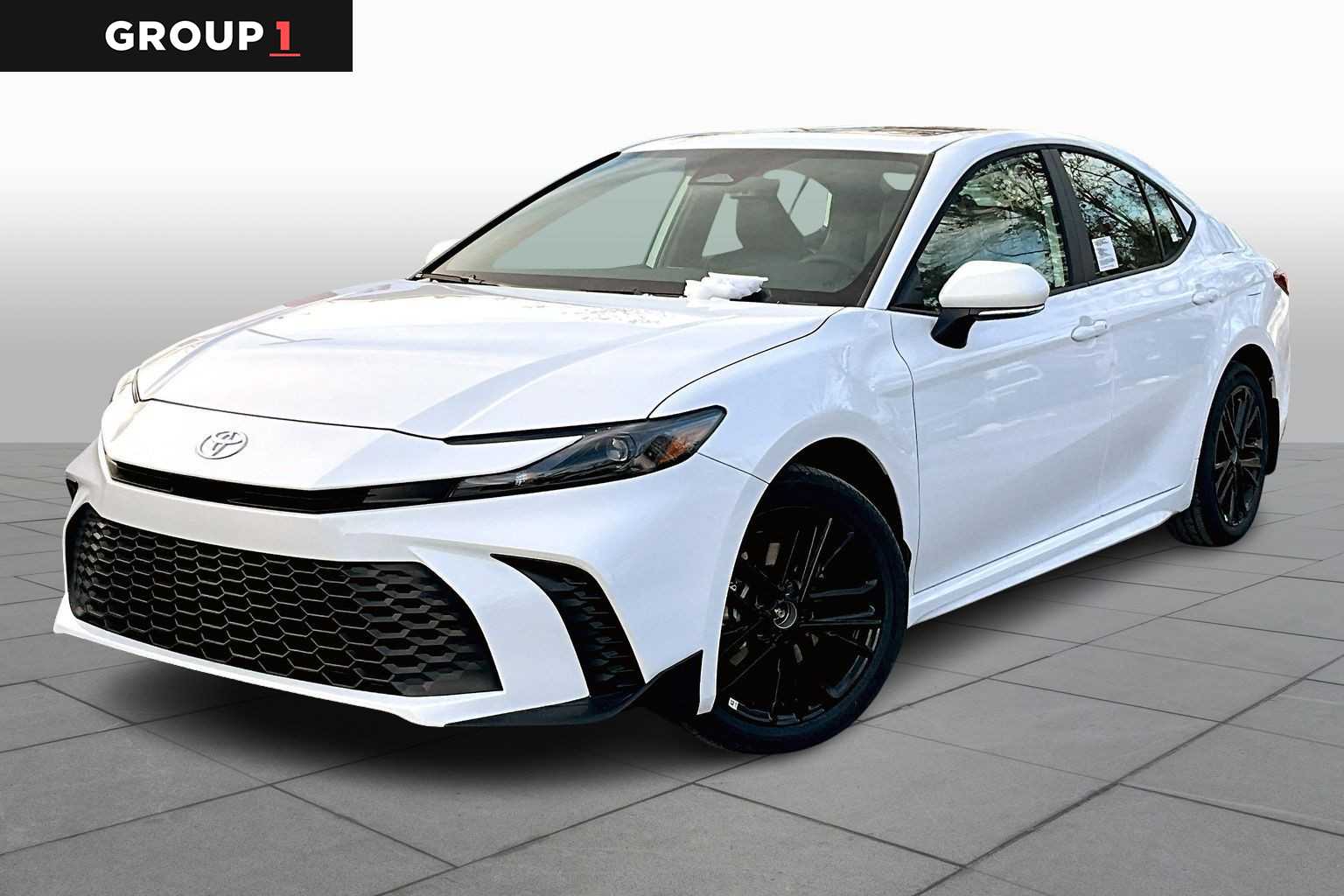 2026 Toyota Camry SE's photo