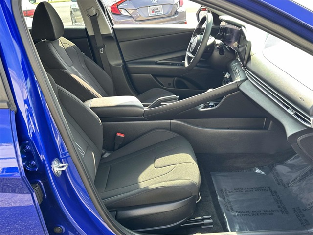 2024 Hyundai Elantra SEL photo 12