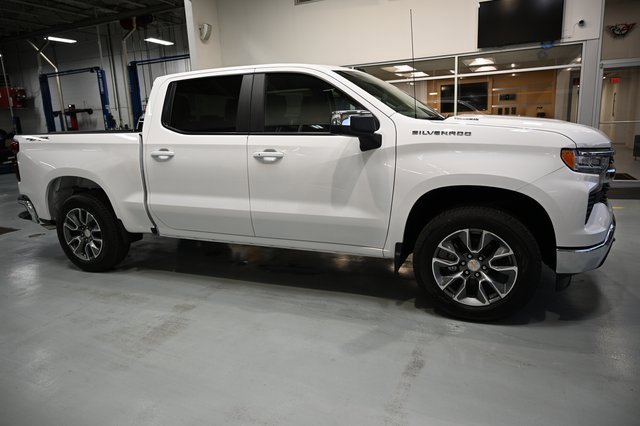 2026 Chevrolet Silverado 1500 LT photo 4