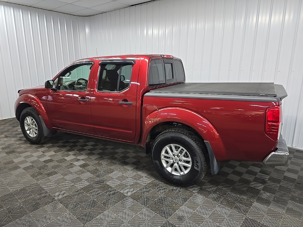 2015 Nissan Frontier SV Crew Cab photo 4