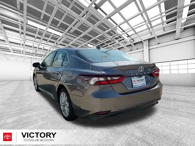 2023 Toyota Camry LE photo 5