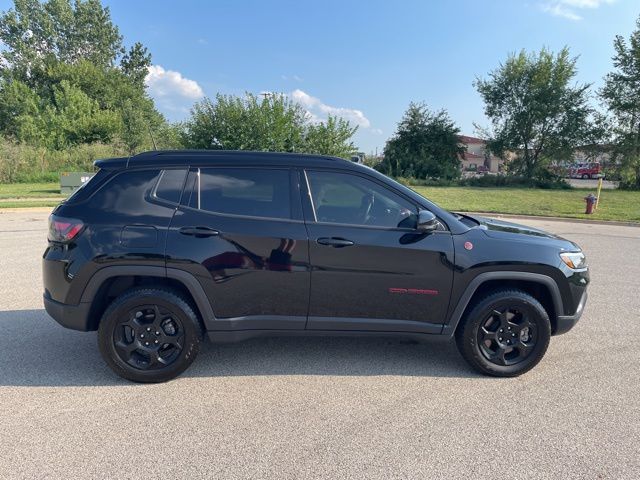 2023 Jeep Compass Trailhawk photo 2