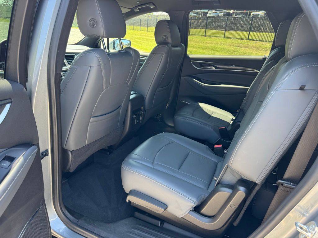2023 Buick Enclave Essence photo 24
