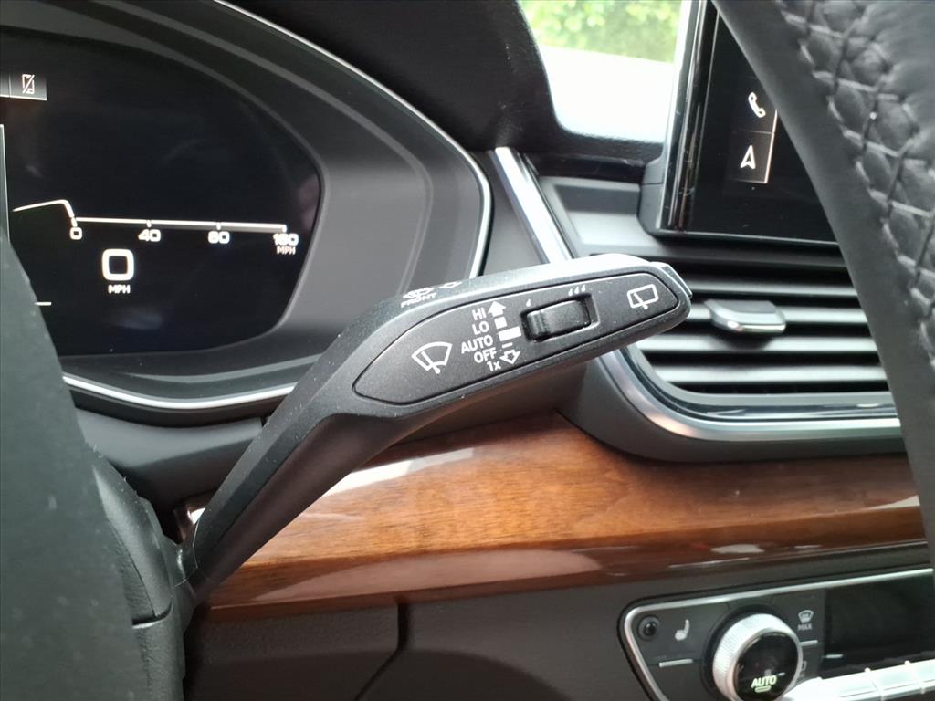 2022 Audi Q5 S line Plus 45 TFSI photo 14