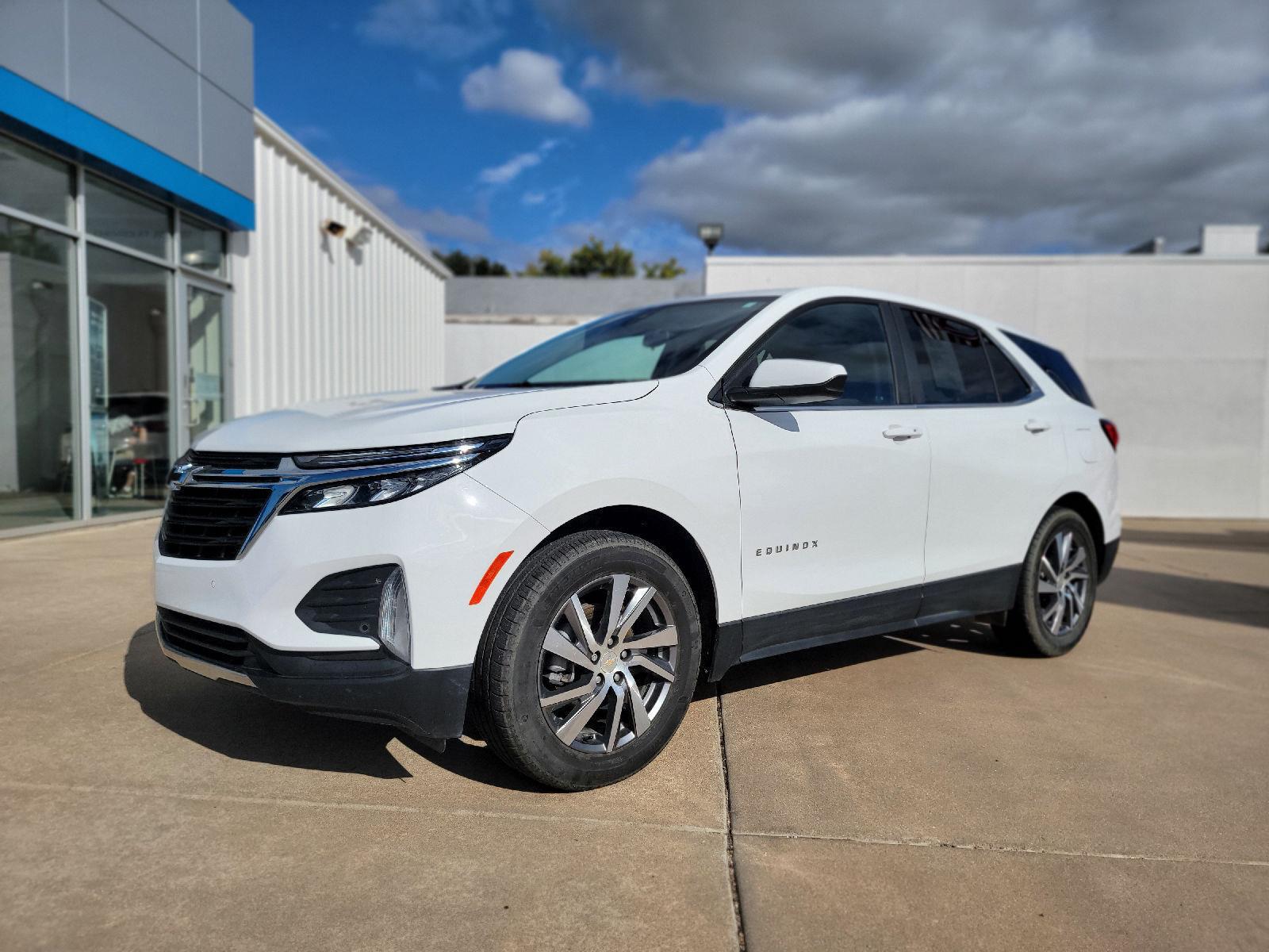 2023 Chevrolet Equinox LT photo 3