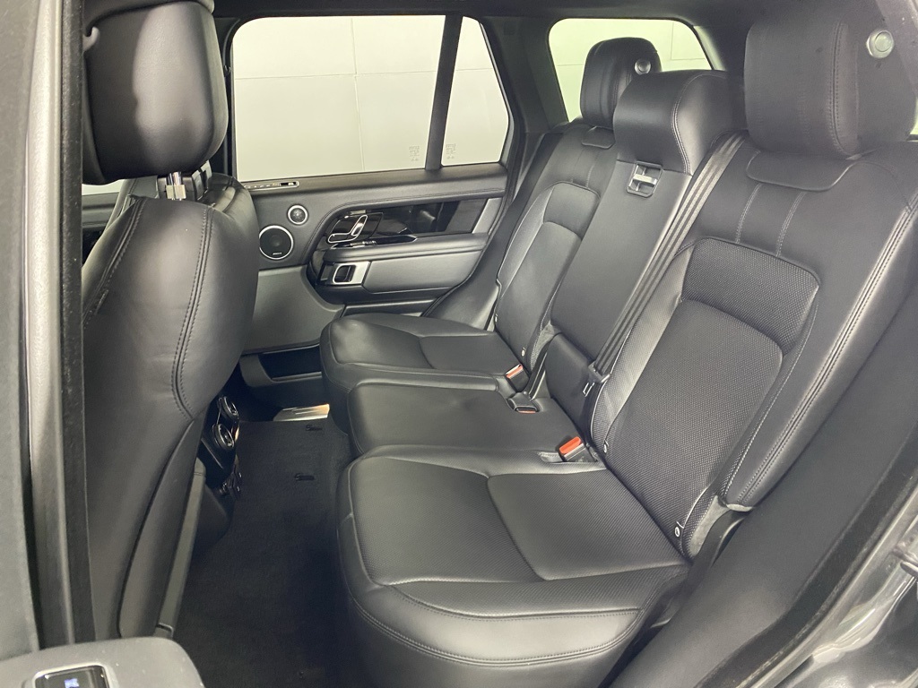2020 Land Rover Range Rover HSE photo 26