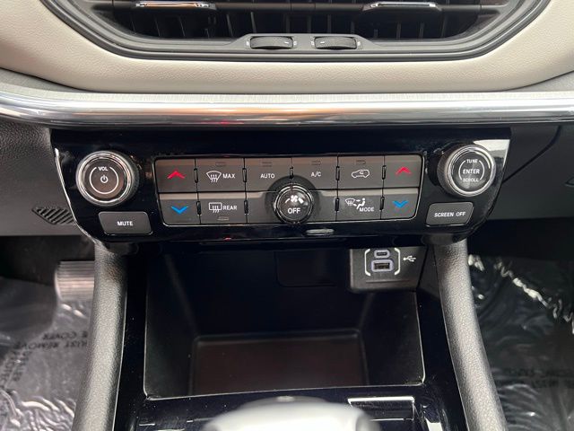 2023 Jeep Compass Limited photo 19