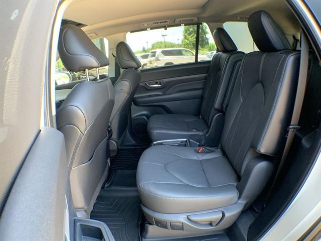 2024 Toyota Grand Highlander Platinum photo 21