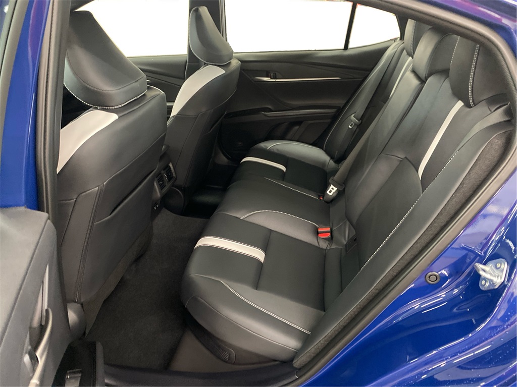 2025 Toyota Camry SE photo 6
