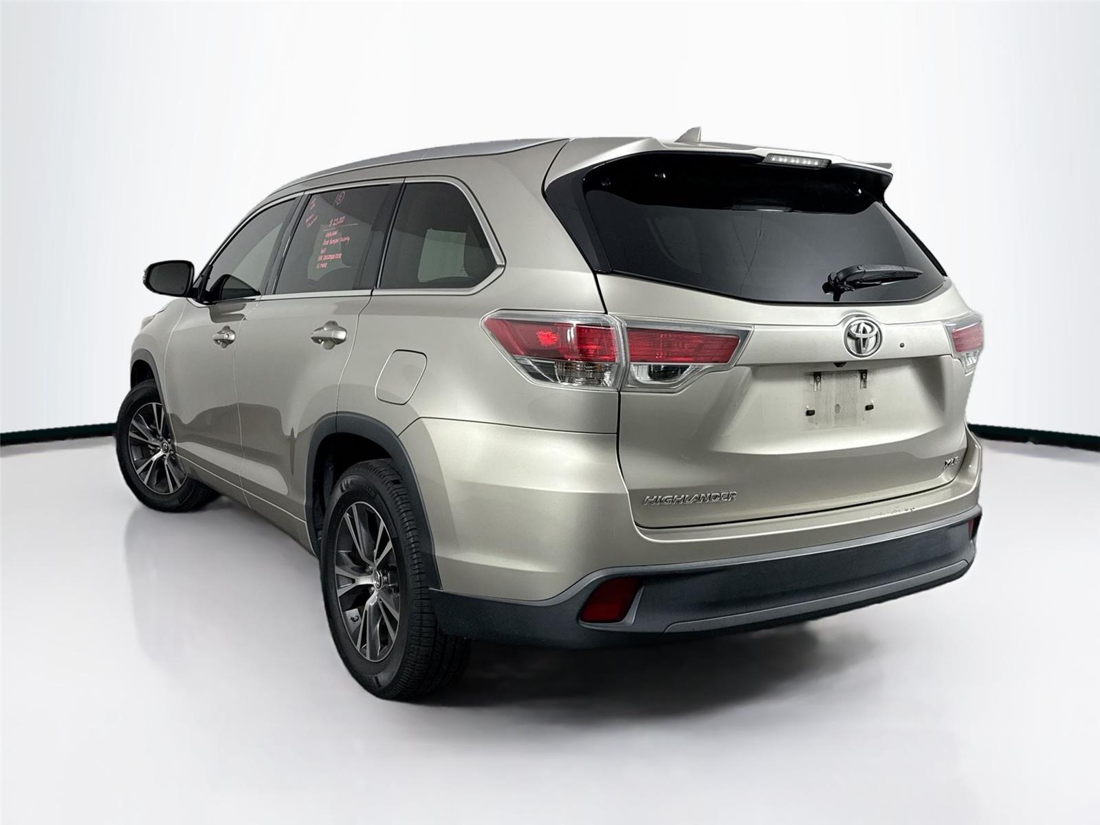 2016 Toyota Highlander Base Hybrid photo 8