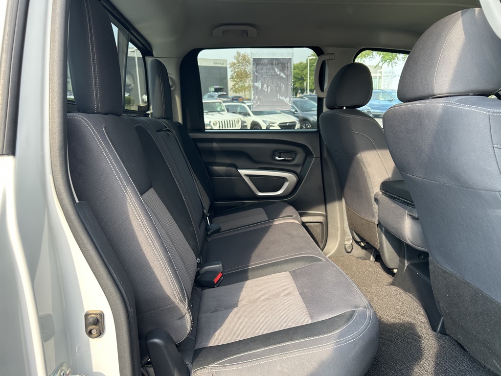 2023 Nissan Titan SV photo 4