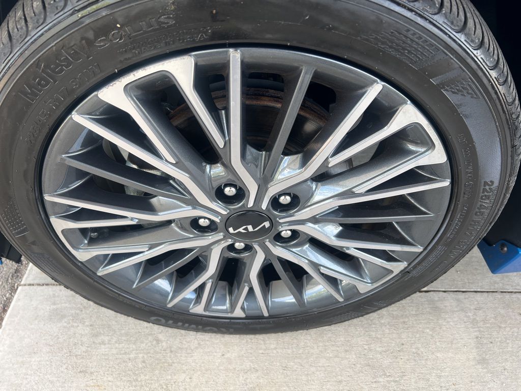 2023 Kia Forte GT-Line photo 40