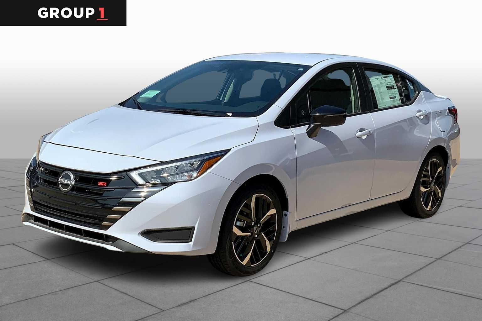 2025 Nissan Versa Sedan SR's photo