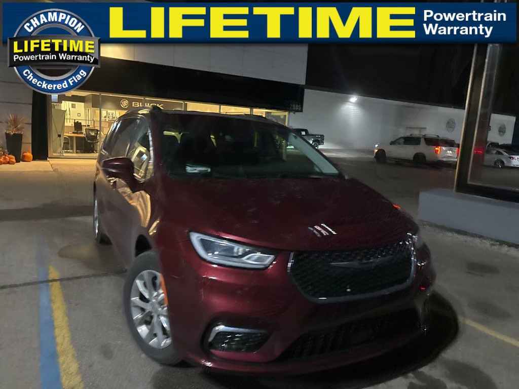 2022 Chrysler Pacifica Touring L photo 2