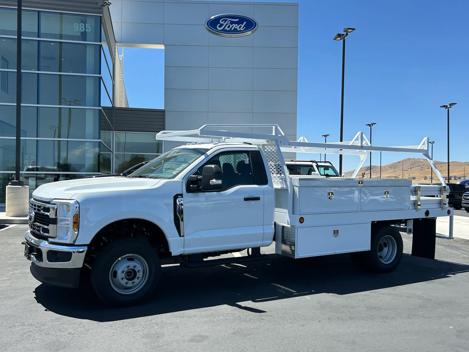 2025 Ford F-350 Super Duty Chassis Cab XL's photo
