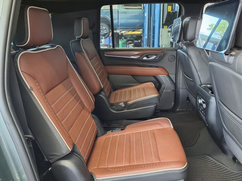 2023 Gmc Yukon XL Denali Ultimate photo 3